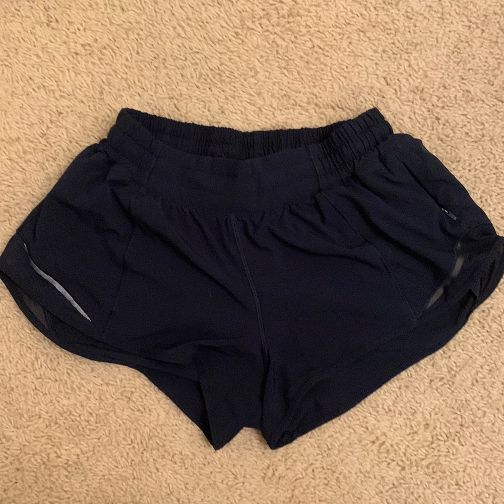 Lululemon Hottie Hot shorts size 6
